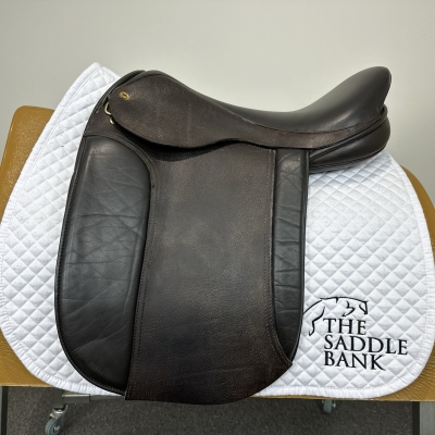 Image of 18 inch Black Country Classic Show Brown Medium