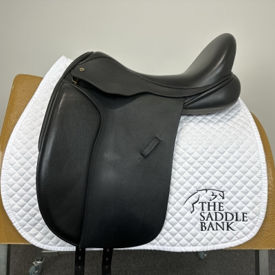 Image of 17.5 inch Black Country Eloquence (Classic Dressage Tree) Black Medium Wide