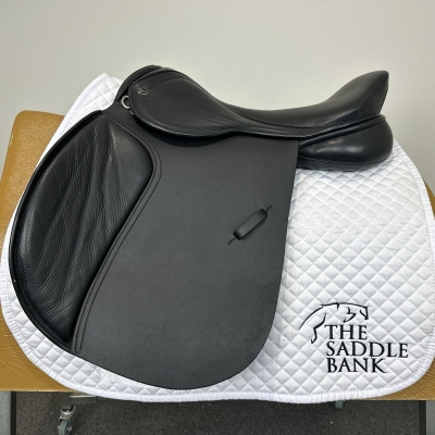Image of 17 inch Silhouette GP Black Medium Wide