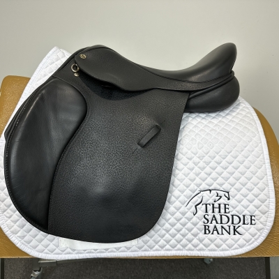 Image of 17 inch Black Country GP Event Black Medium Wide