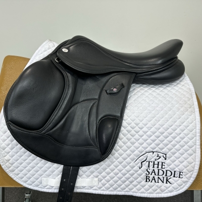 Image of 17.5 inch Winners Circle Monoflap Jump Black Medium Wide