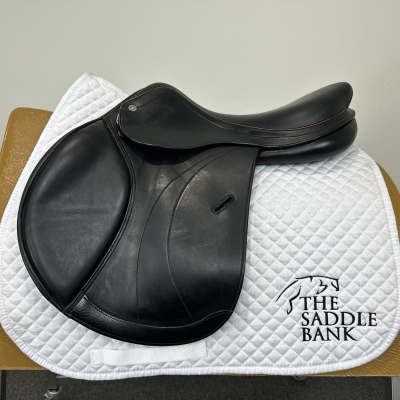 Image of 16.5 inch Equipe Expression Special Black Medium Wide