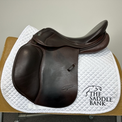 Image of 17 inch Prestige GP2 Brown Medium Wide