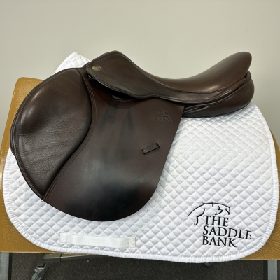Image of 17.5 inch Fairfax Classic Cupped Flap Jump MJC Brown Adjustable