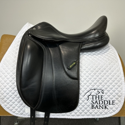 Image of 17 inch Amerigo Vega Dressage Black