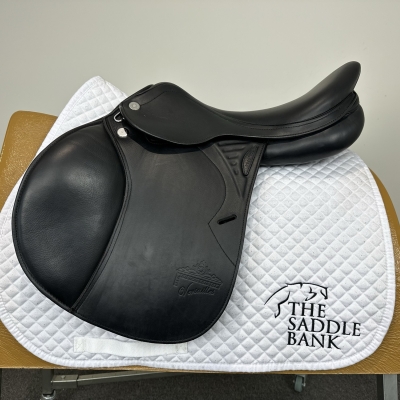 Image of 17 inch Prestige Versailles Black Medium Wide
