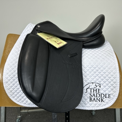 Image of 17 inch Jeffries Wembley Pro Dressage Black