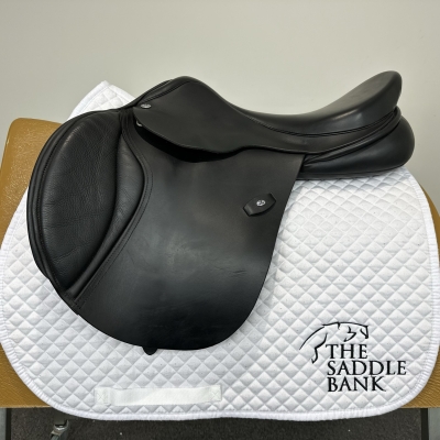 Image of 17.5 inch Ideal Technical and Traditional (T and T) Twinflap Jump Black Adjustable