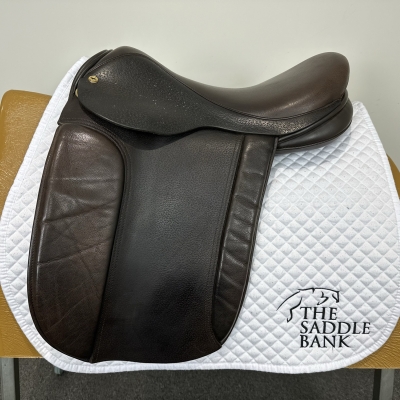 Image of 17.5 inch Black Country Classic Show (Show 28 Tree) Brown Medium Wide