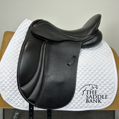 Image of 16.5 inch Albion K2 Dressage Black Medium Wide