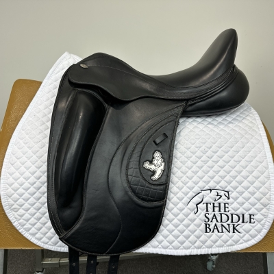 Image of 17 inch Fairfax World Class With Elias Panel SEC Black Adjustable