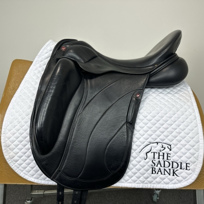 Image of 17.5 inch Albion Revelation Couture Dressage Black Medium Wide