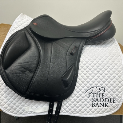 Image of 17.5 inch Kent and Masters Competition Series Monoflap XC Black Adjustable