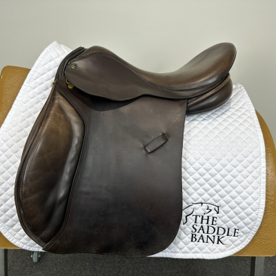 Image of 17.5 inch Ideal VSD Absolute Brown Medium Wide