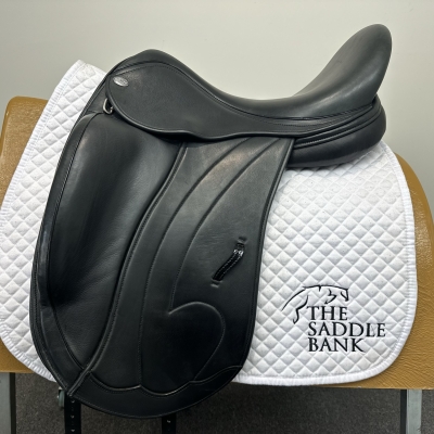 Image of 17.5 inch Harry Dabbs Italiano Platinum Dressage Black Medium Wide