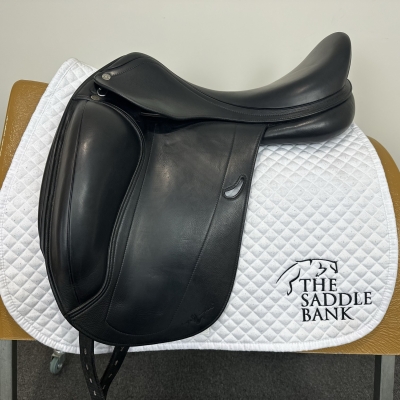 Image of 17.5 inch Equipe Emporio Monoflap Dressage Black Medium Wide