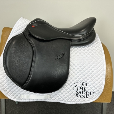Image of 17 inch John Whitaker Bedale GP Jump Black Adjustable