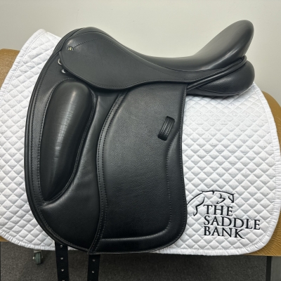 Image of 17.5 inch Andrea Hicks (AH) Affinity Dressage Black Wide