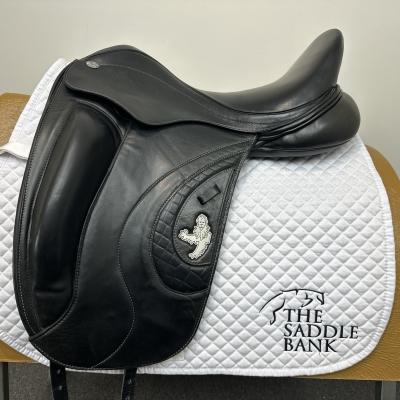 Image of 17.5 inch Fairfax World Class With Elias Panel SEC Black Adjustable