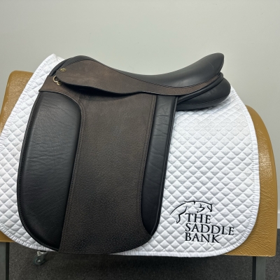 Image of 17.5 inch Black Country Classic Show Brown Wide