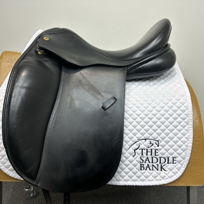 Image of 18 inch Exselle Dressage Black Medium