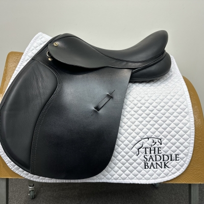 Image of 17 inch Black Country GP Event Black Medium Wide