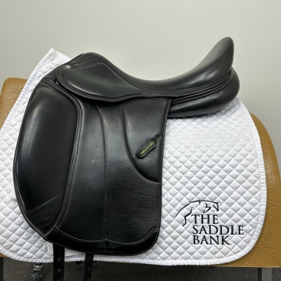 Image of 18 inch Amerigo Vega Dressage Black Medium