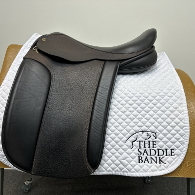 Image of 17 inch Black Country Classic Show Brown Wide