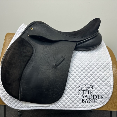 Image of 17.5 inch Black Country GP Event (Classic GP Tree) Black Medium Wide